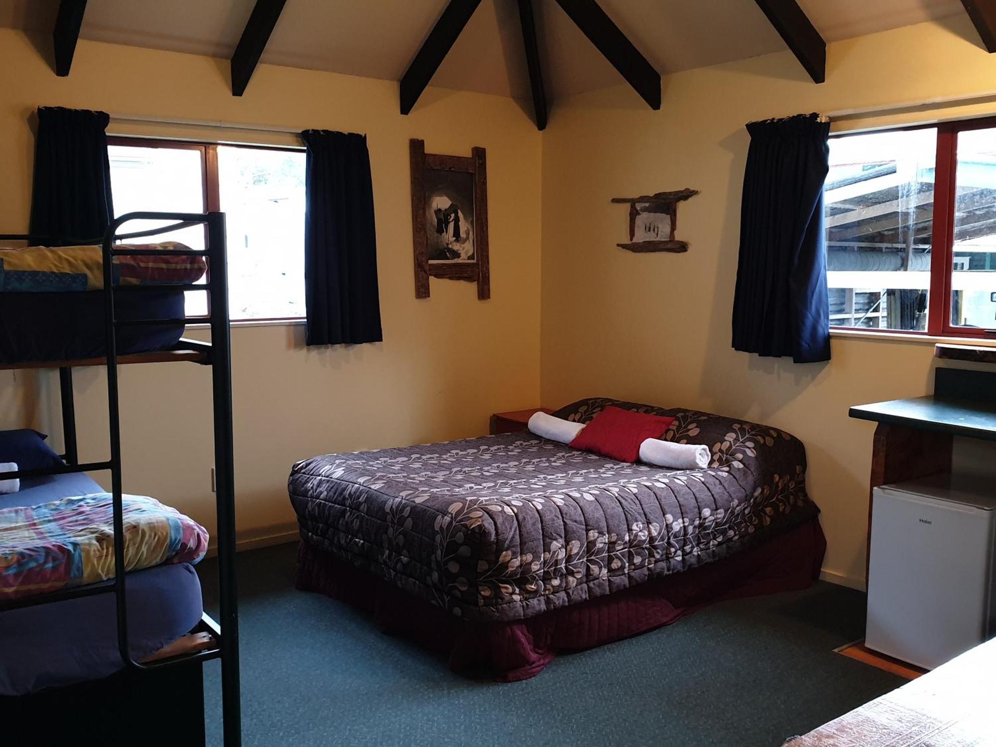 Glow Worm Accommodation Franz Josef Exterior photo